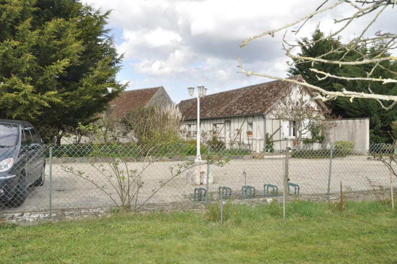 Bed and Breakfast Les Rouches Cormeray Exterior foto